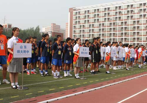 喜报！咸宁高新实验外国语学校获评教育部2025年全国青少年校园足球特色学校！(图1)
